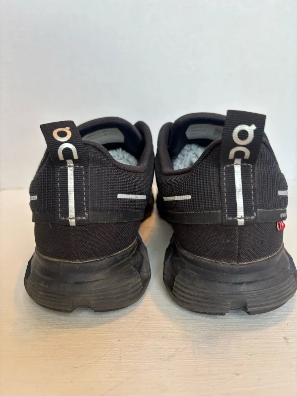 On Cloud Men's Cloud 6 Waterproof Shoes size US 7.5